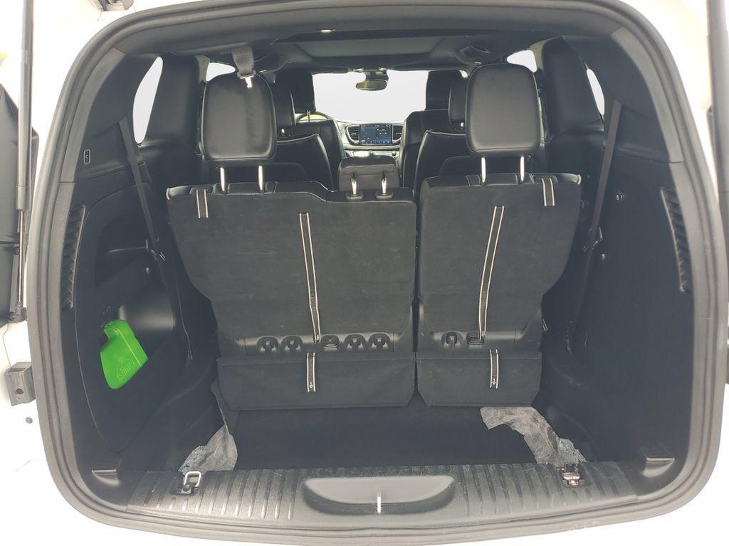 used 2025 Chrysler Pacifica car, priced at $30,994