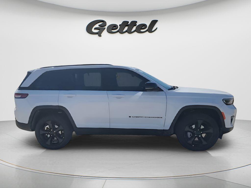 new 2025 Jeep Grand Cherokee car, priced at $41,034