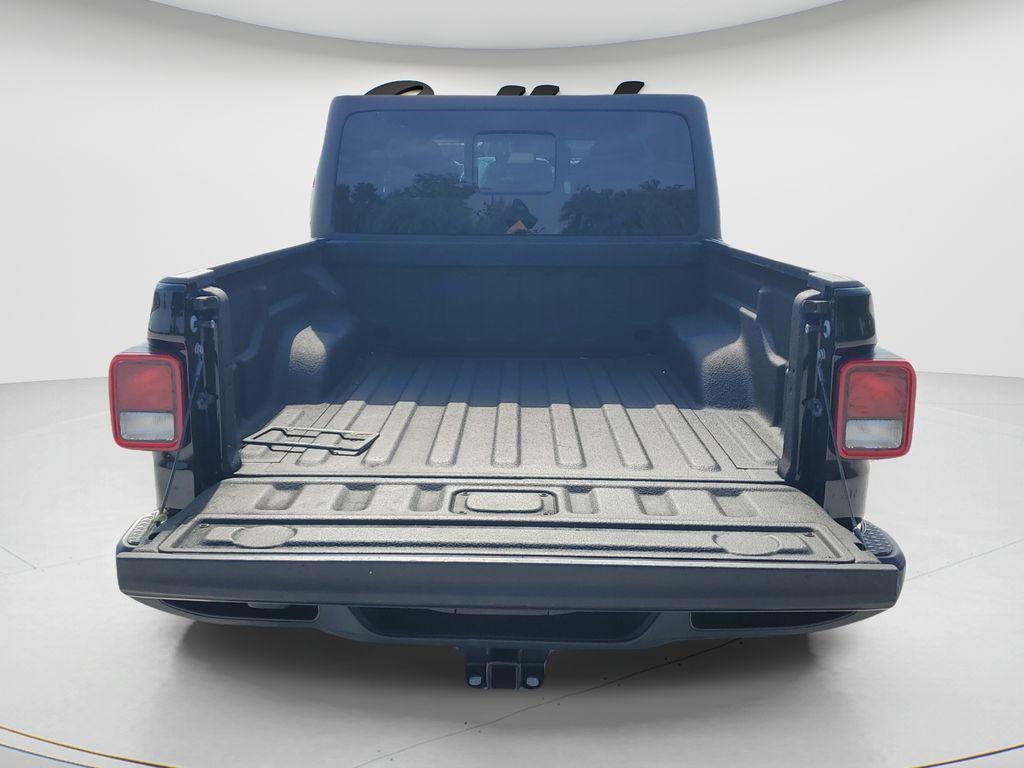 used 2023 Jeep Gladiator car, priced at $34,112