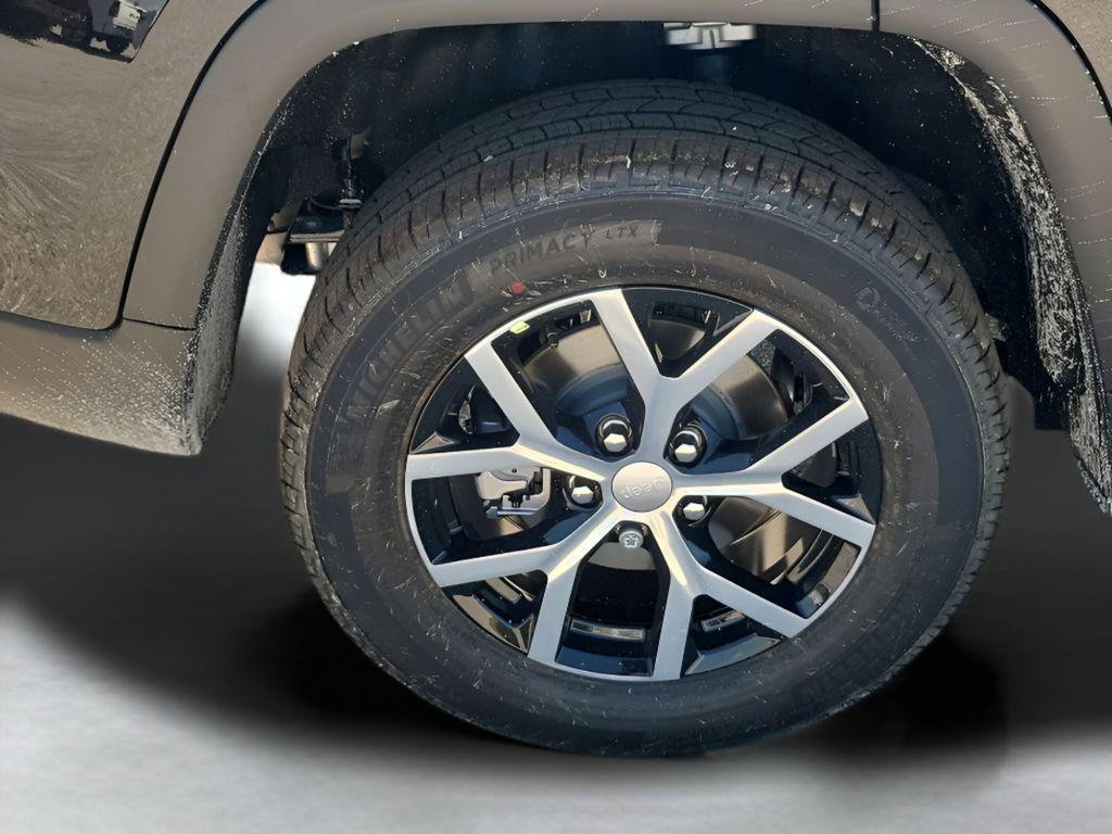 new 2025 Jeep Grand Cherokee car, priced at $44,013