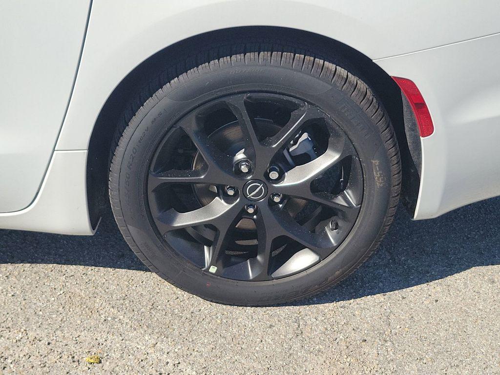 new 2026 Chrysler Pacifica car, priced at $47,683