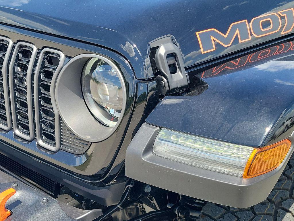 new 2026 Jeep Gladiator car, priced at $56,953