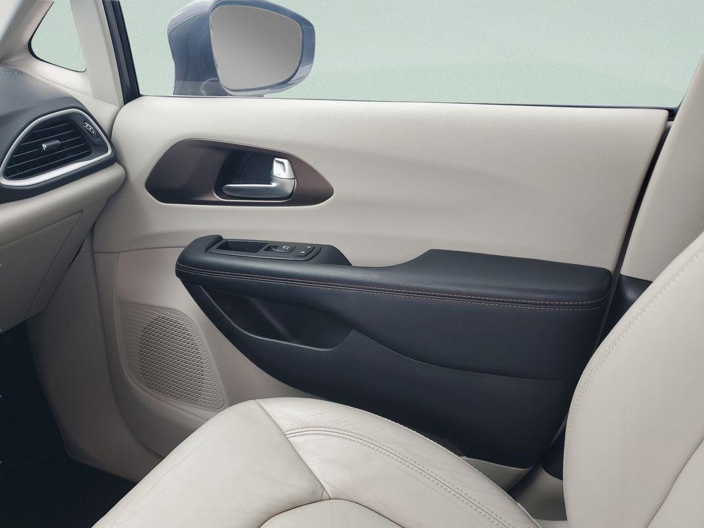 used 2017 Chrysler Pacifica car, priced at $11,197