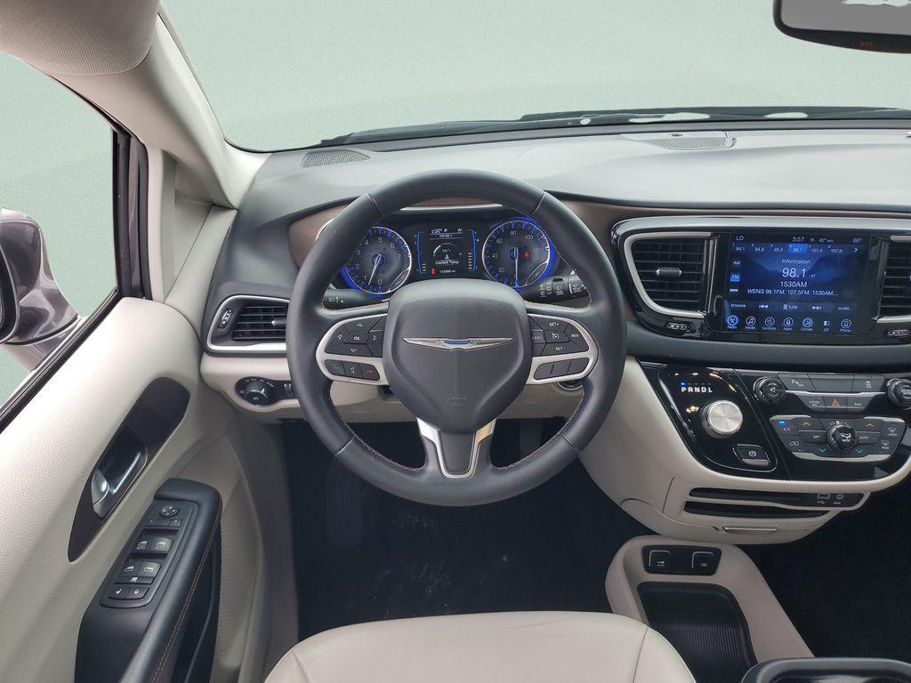 used 2017 Chrysler Pacifica car, priced at $11,197