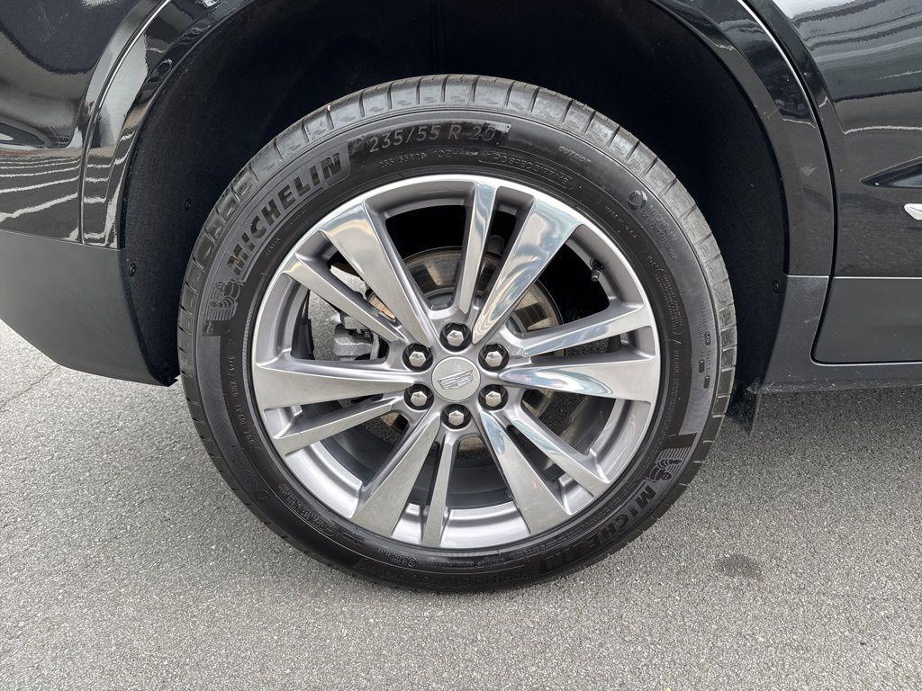 used 2025 Cadillac XT5 car, priced at $38,418