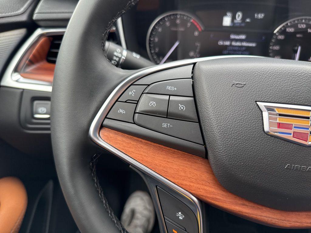 used 2025 Cadillac XT5 car, priced at $38,418