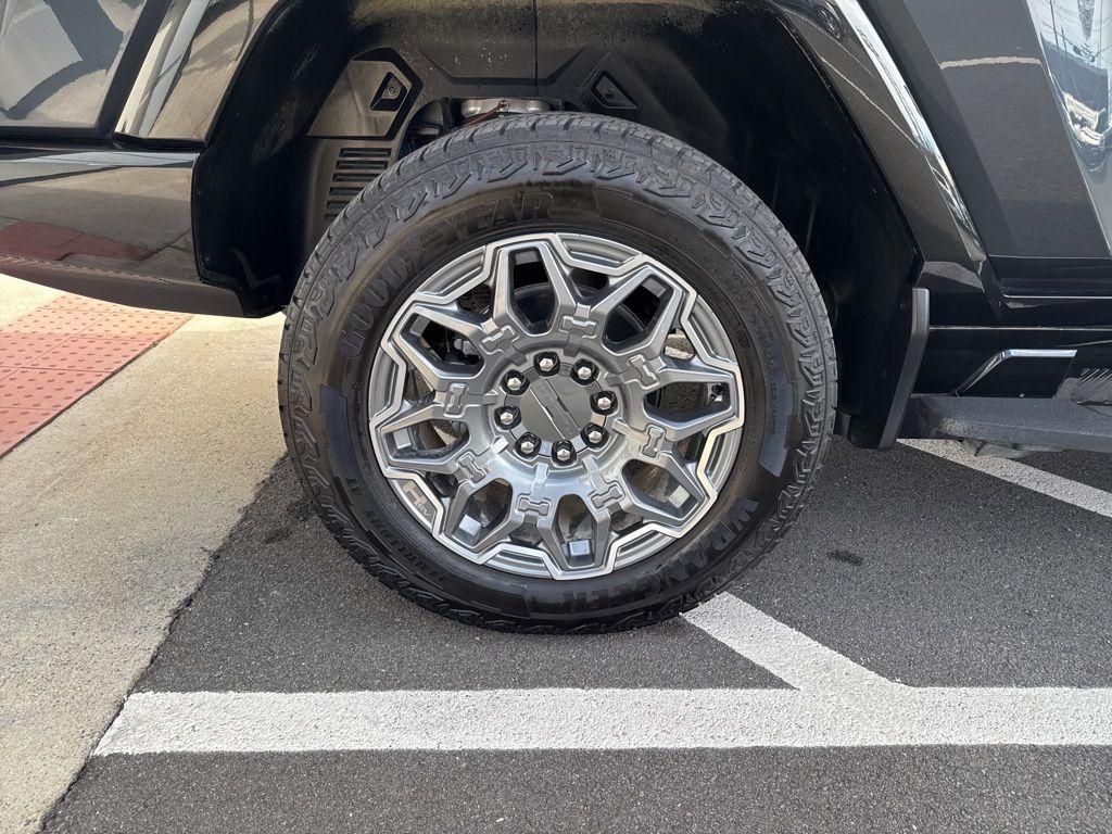 used 2025 GMC HUMMER EV Pickup car, priced at $82,068