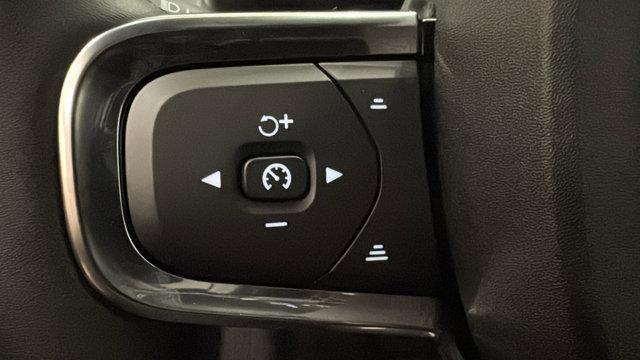 new 2026 Volvo XC40 car, priced at $39,445