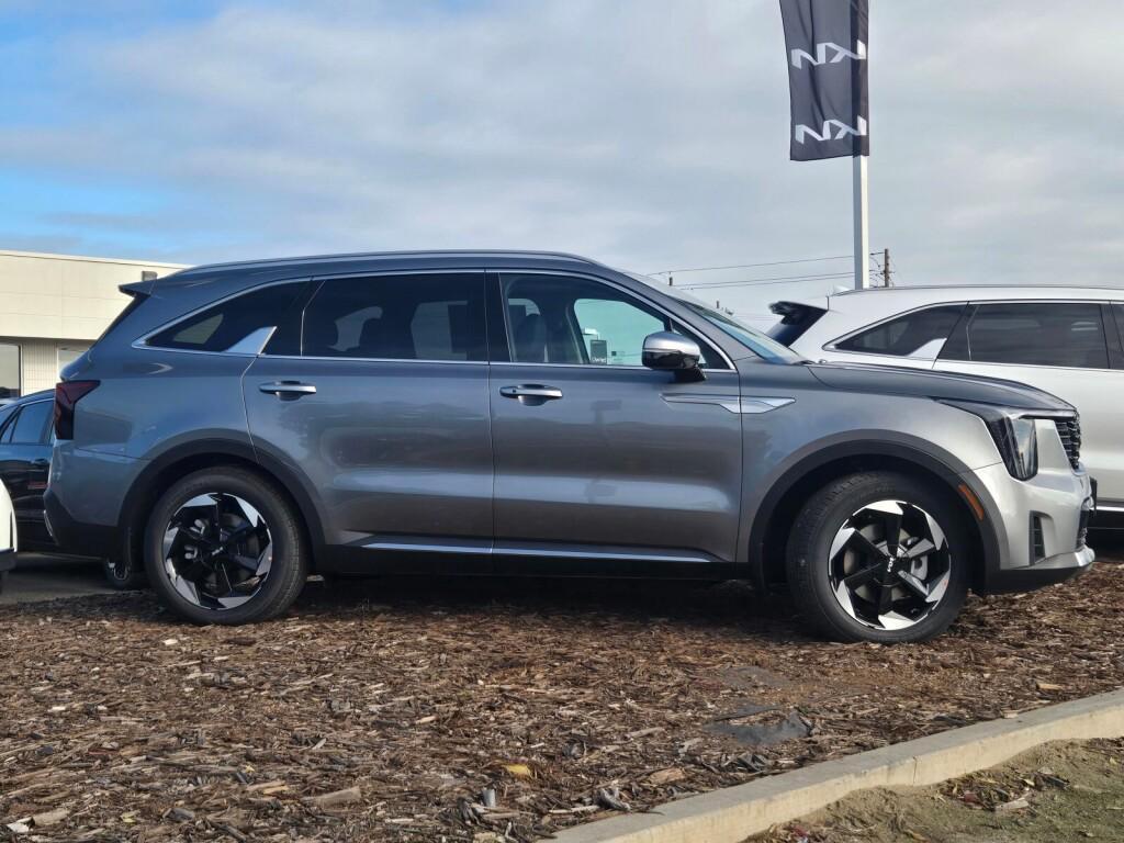 new 2026 Kia Sorento Hybrid car, priced at $44,555
