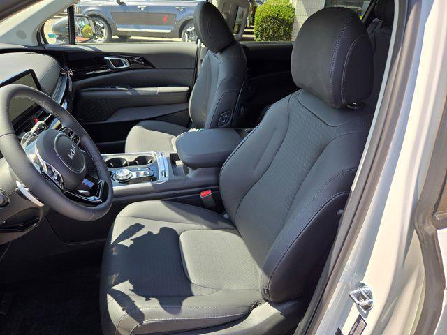 new 2026 Kia Carnival Hybrid car, priced at $55,350