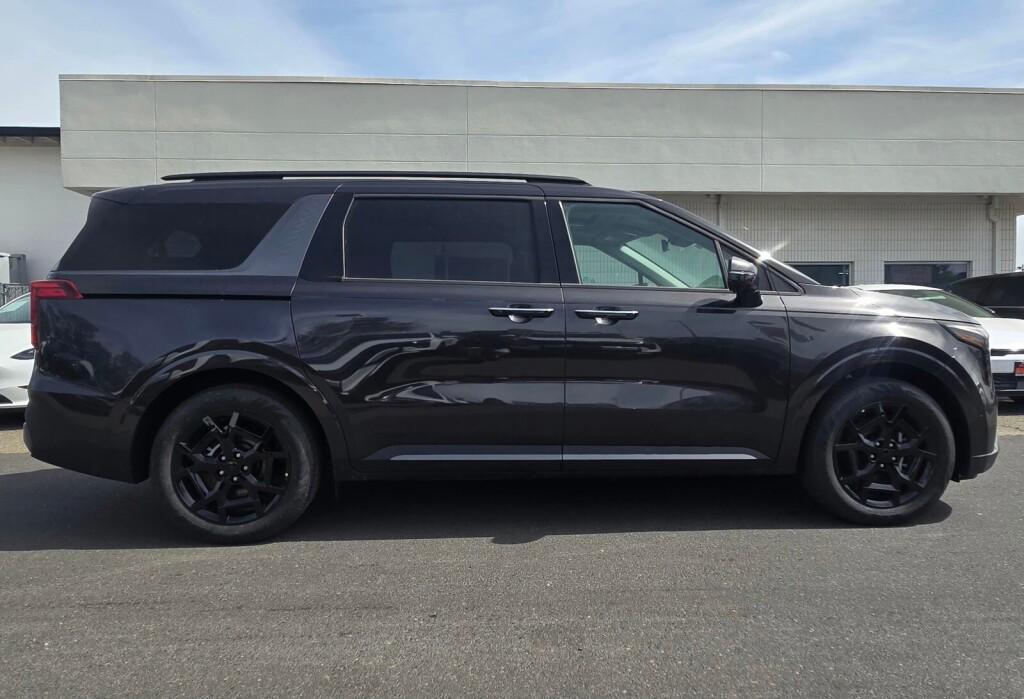 new 2026 Kia Carnival Hybrid car, priced at $50,915