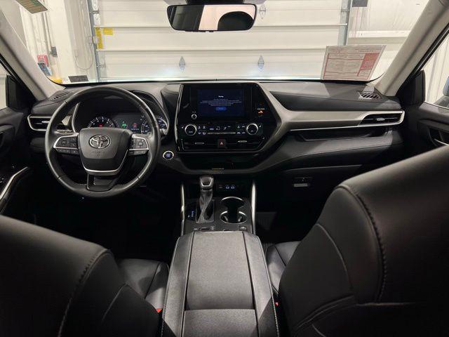 used 2023 Toyota Highlander car, priced at $39,102