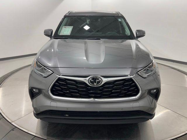 used 2025 Toyota Highlander car, priced at $54,797