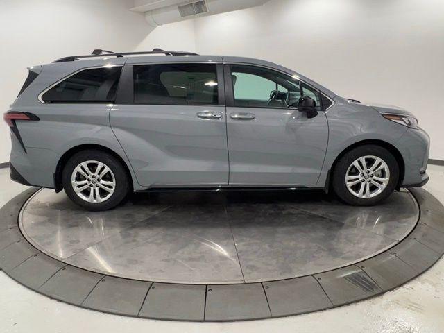 used 2023 Toyota Sienna car, priced at $39,089