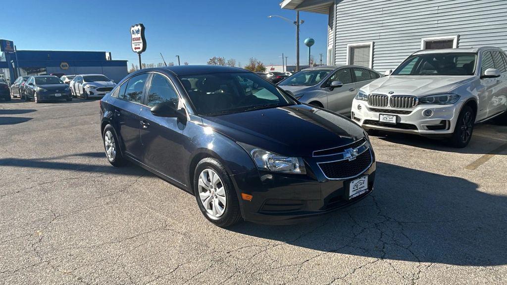 used 2014 Chevrolet Cruze car, priced at $6,400