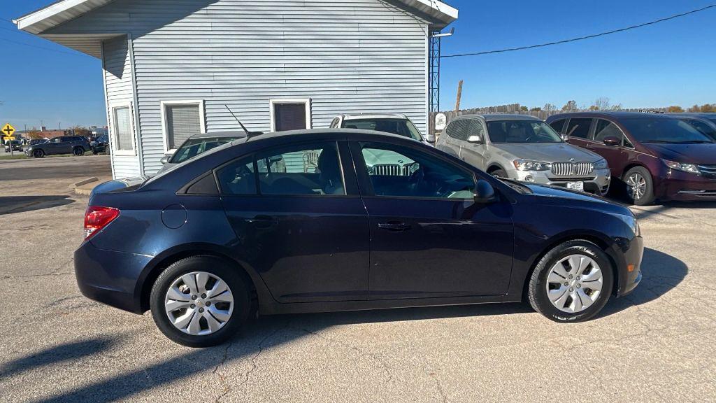 used 2014 Chevrolet Cruze car, priced at $6,400