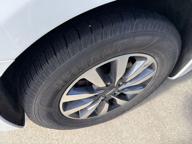 used 2021 Chrysler Pacifica car, priced at $14,910