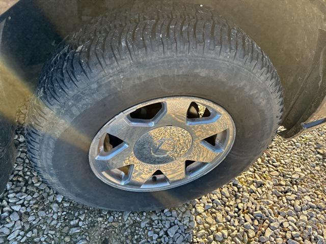 used 2003 Cadillac Escalade ESV car, priced at $3,922