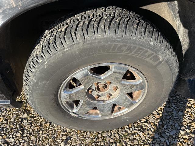 used 2003 Cadillac Escalade ESV car, priced at $3,922