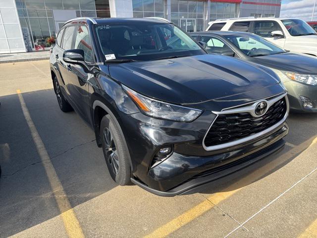 used 2024 Toyota Highlander car, priced at $39,639