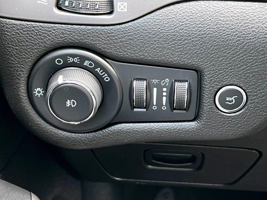 used 2021 Jeep Cherokee car, priced at $18,795