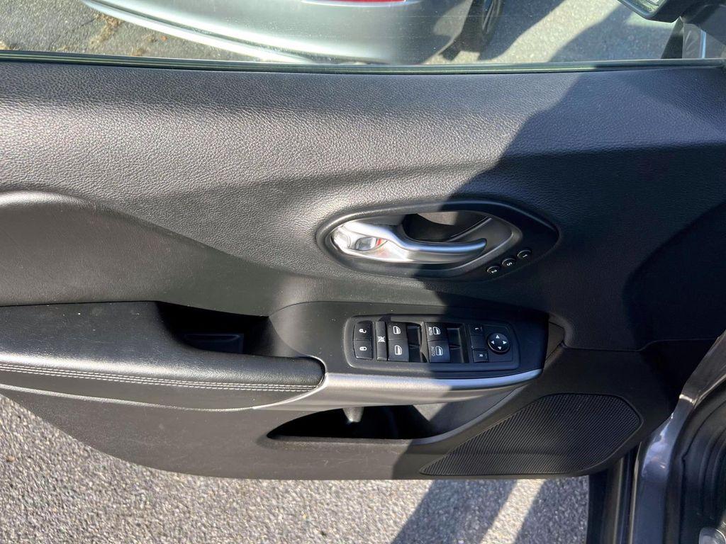 used 2019 Jeep Cherokee car, priced at $15,995