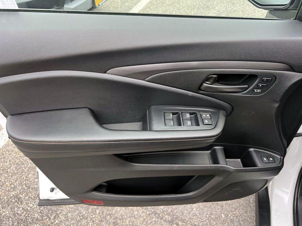 used 2022 Honda Pilot car, priced at $31,895