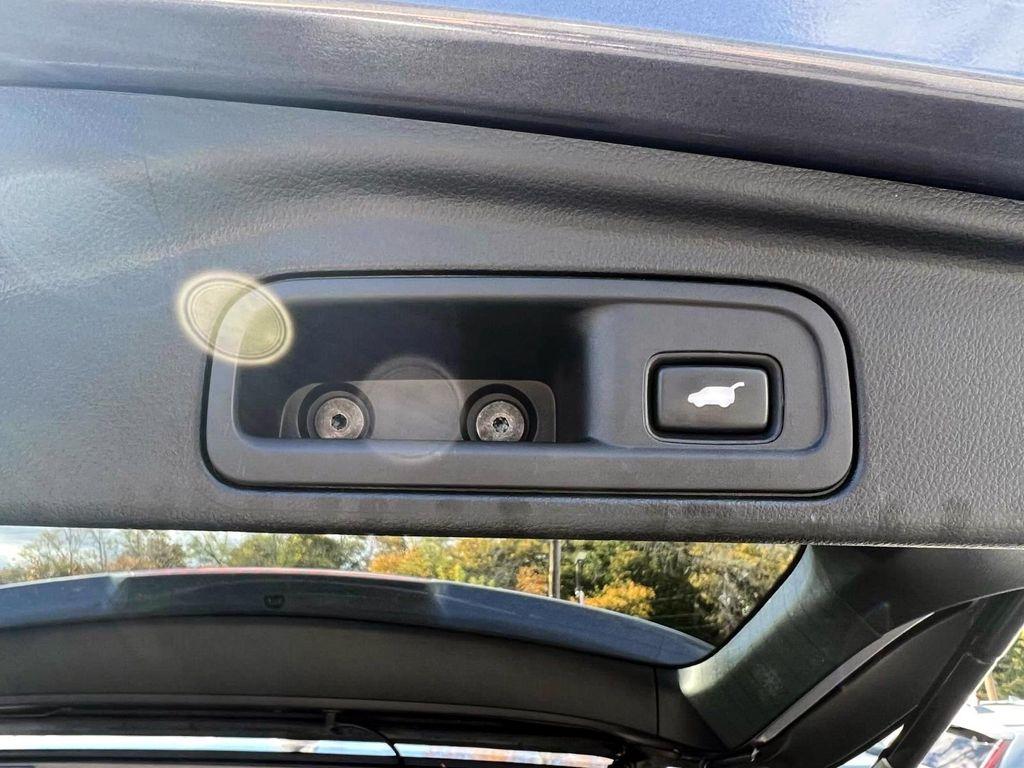 used 2022 Honda Pilot car, priced at $29,895