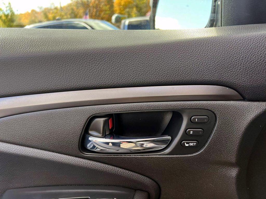 used 2022 Honda Pilot car, priced at $29,895