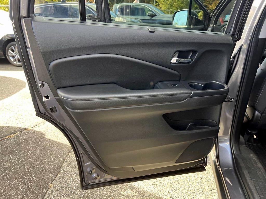 used 2022 Honda Pilot car, priced at $29,895