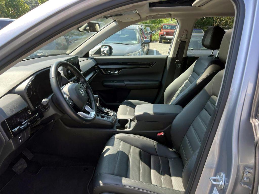 used 2025 Honda CR-V car, priced at $34,995