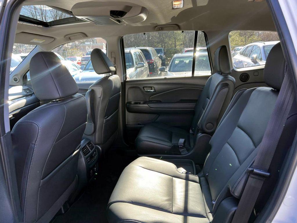 used 2022 Honda Pilot car, priced at $32,995