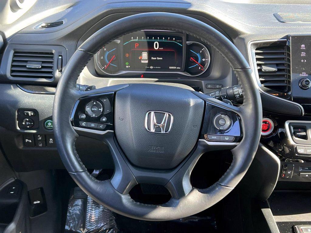 used 2022 Honda Pilot car, priced at $32,995