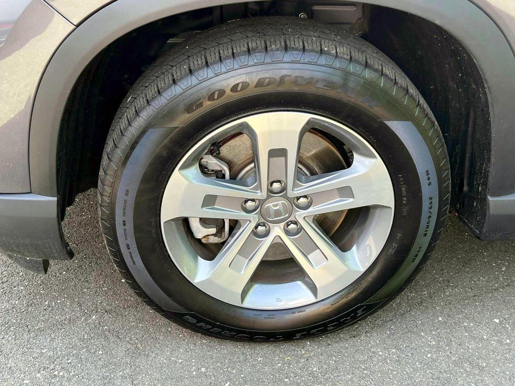 used 2025 Honda Pilot car, priced at $41,995