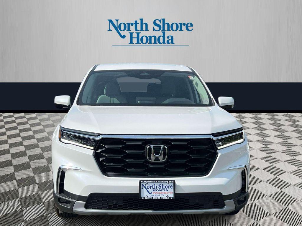 used 2025 Honda Pilot car, priced at $41,995