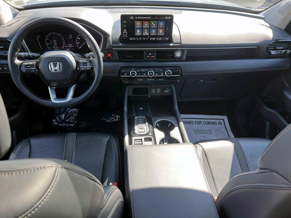 used 2023 Honda Pilot car, priced at $42,995