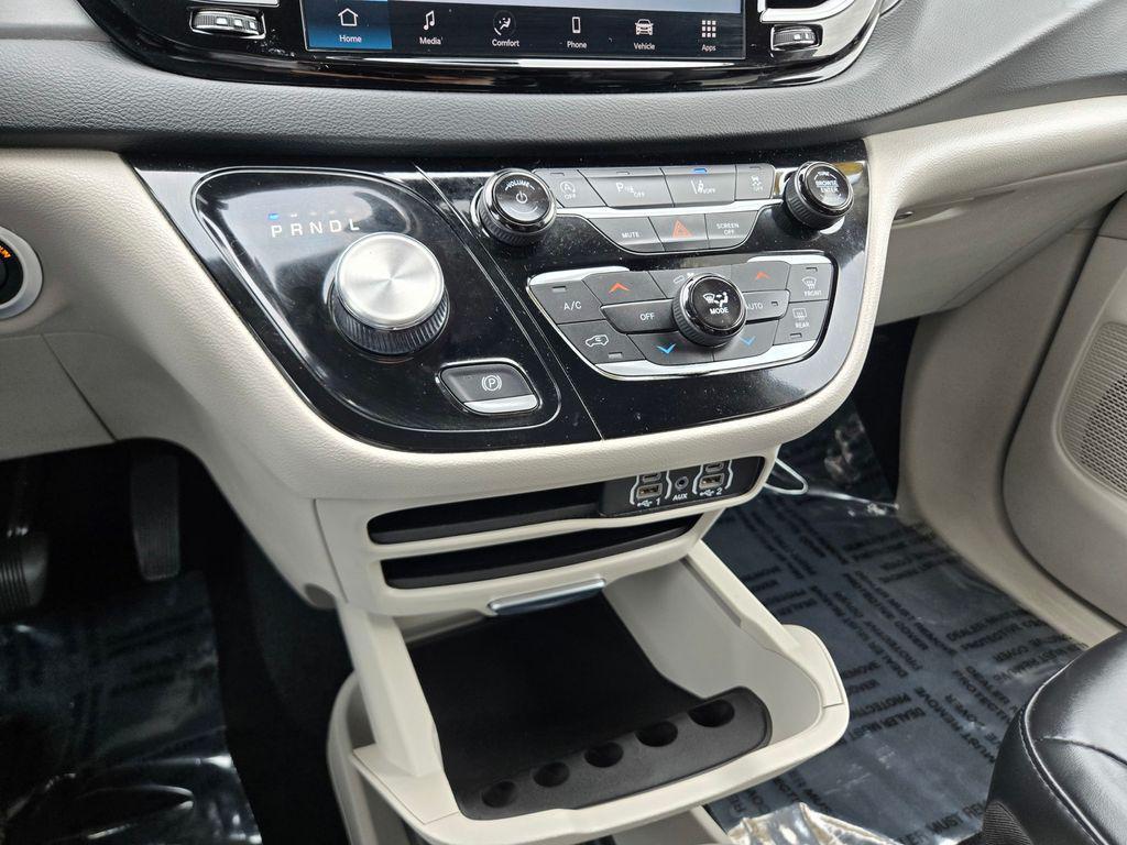 used 2023 Chrysler Pacifica car, priced at $23,300