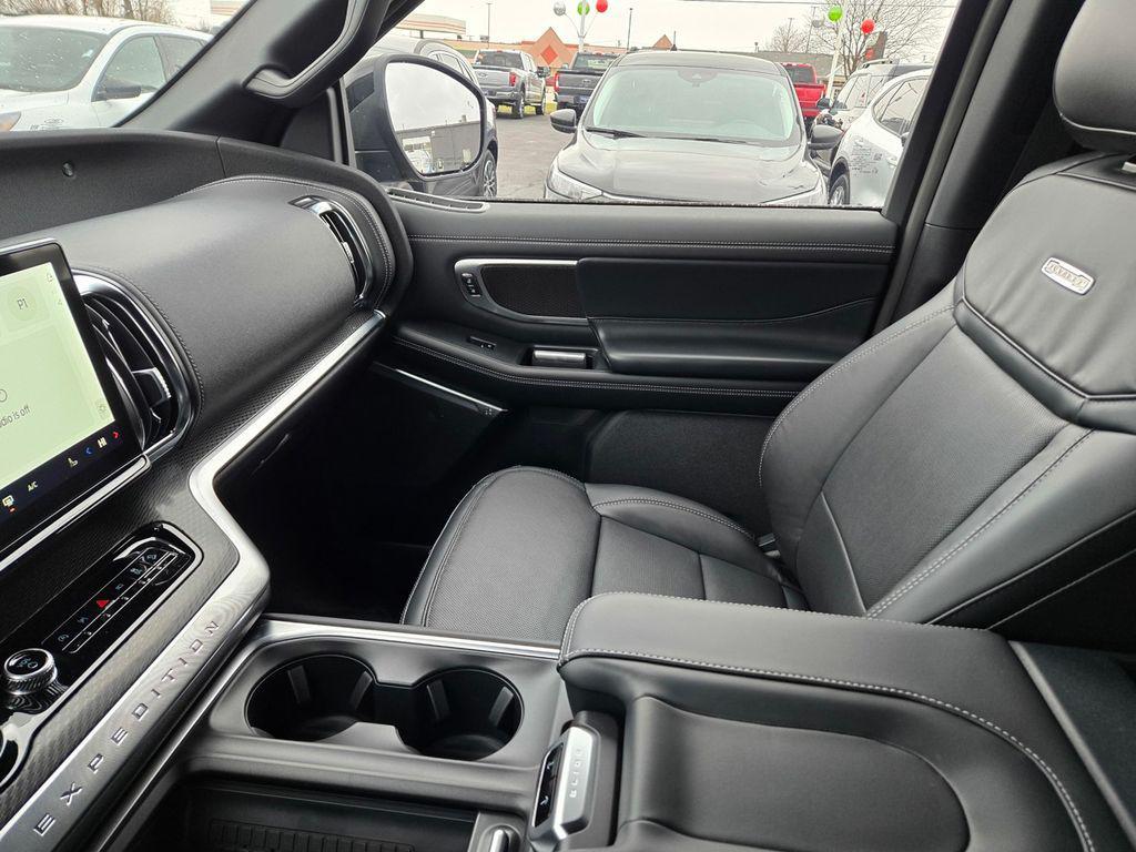 new 2025 Ford Expedition car, priced at $81,782