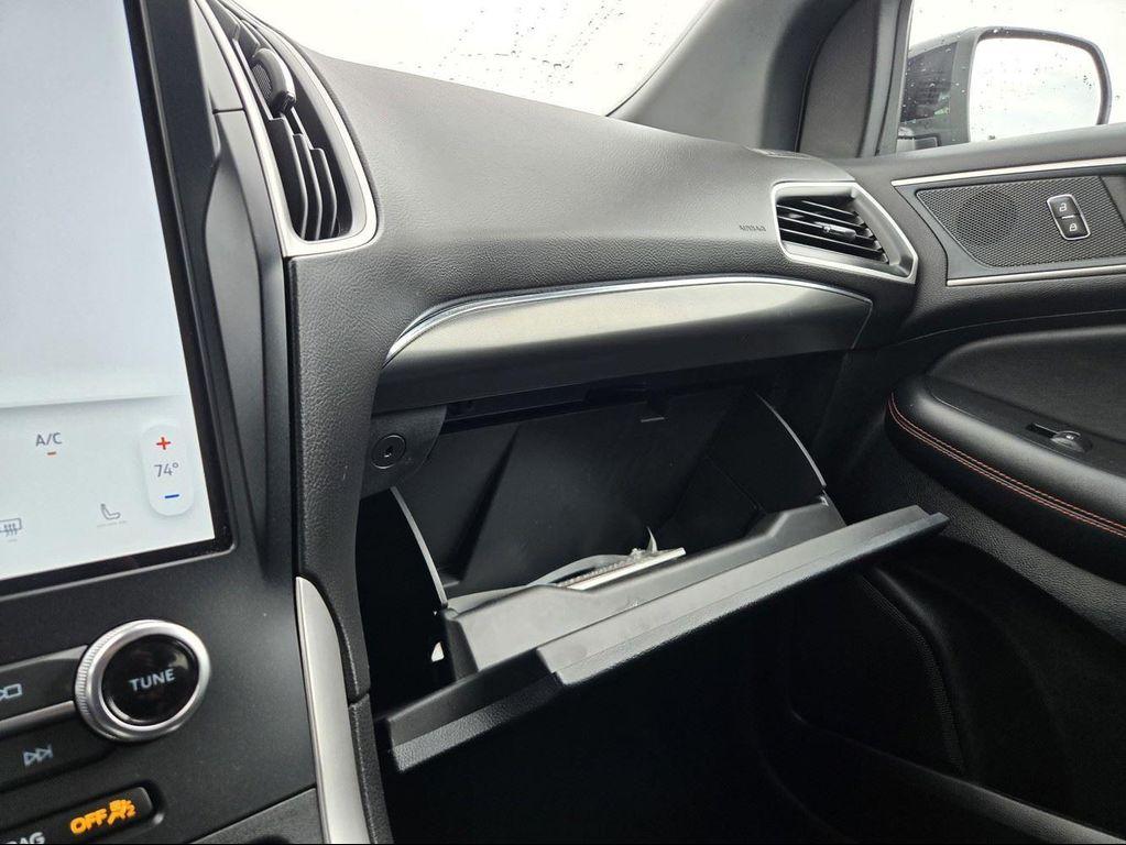 used 2024 Ford Edge car, priced at $29,750