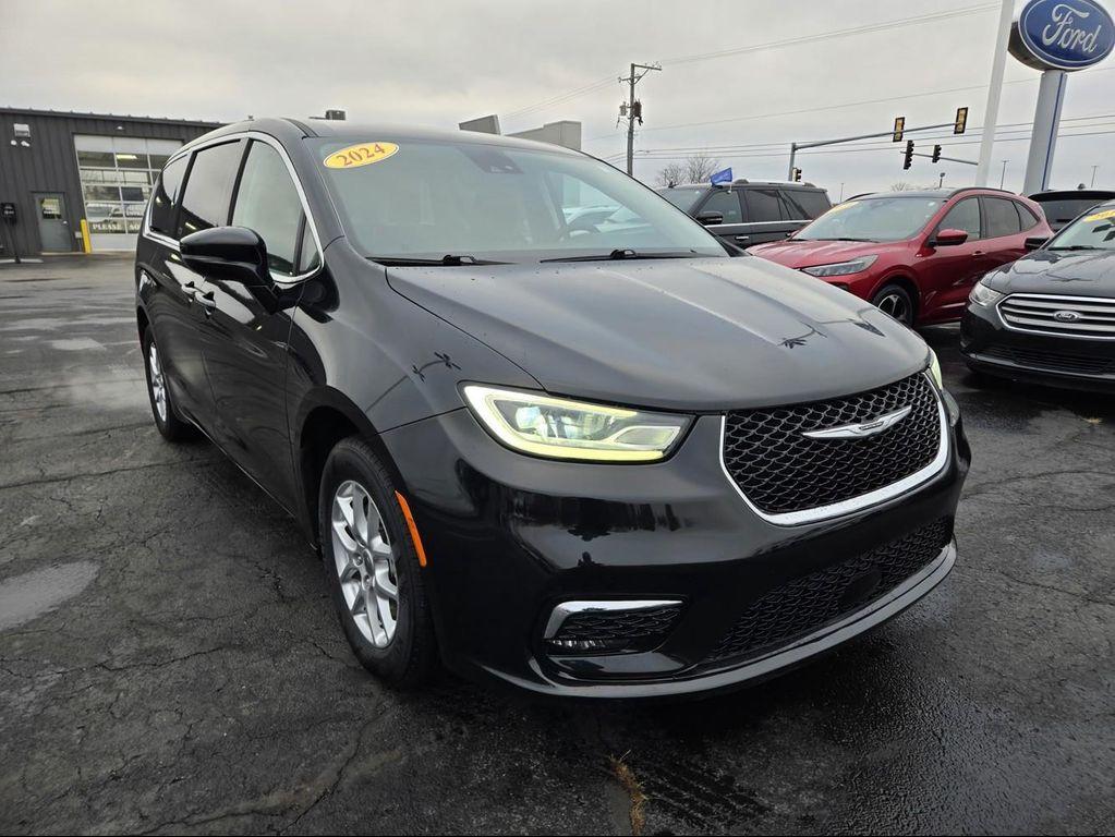 used 2024 Chrysler Pacifica car, priced at $28,125