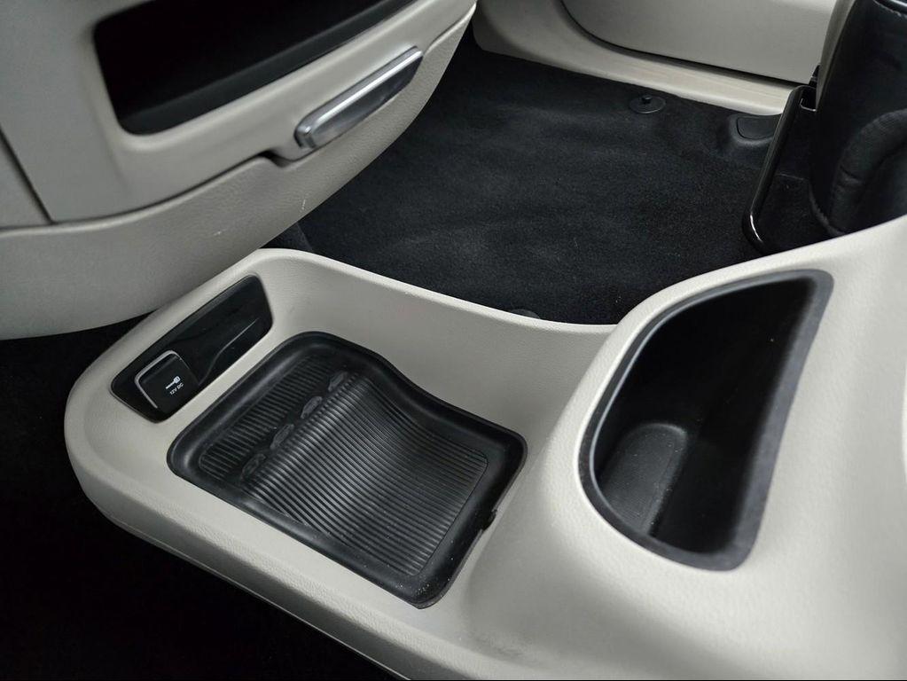 used 2024 Chrysler Pacifica car, priced at $28,125