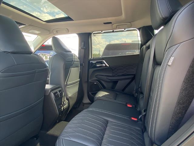 new 2025 Mitsubishi Outlander car, priced at $40,345