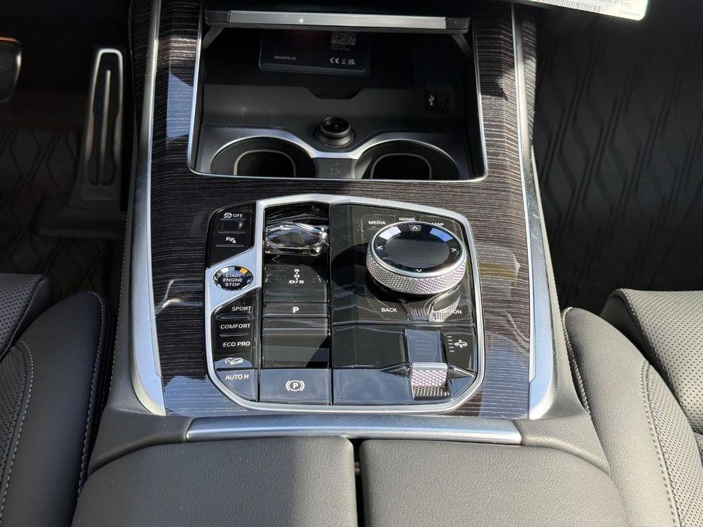new 2027 BMW X7 car, priced at $103,004