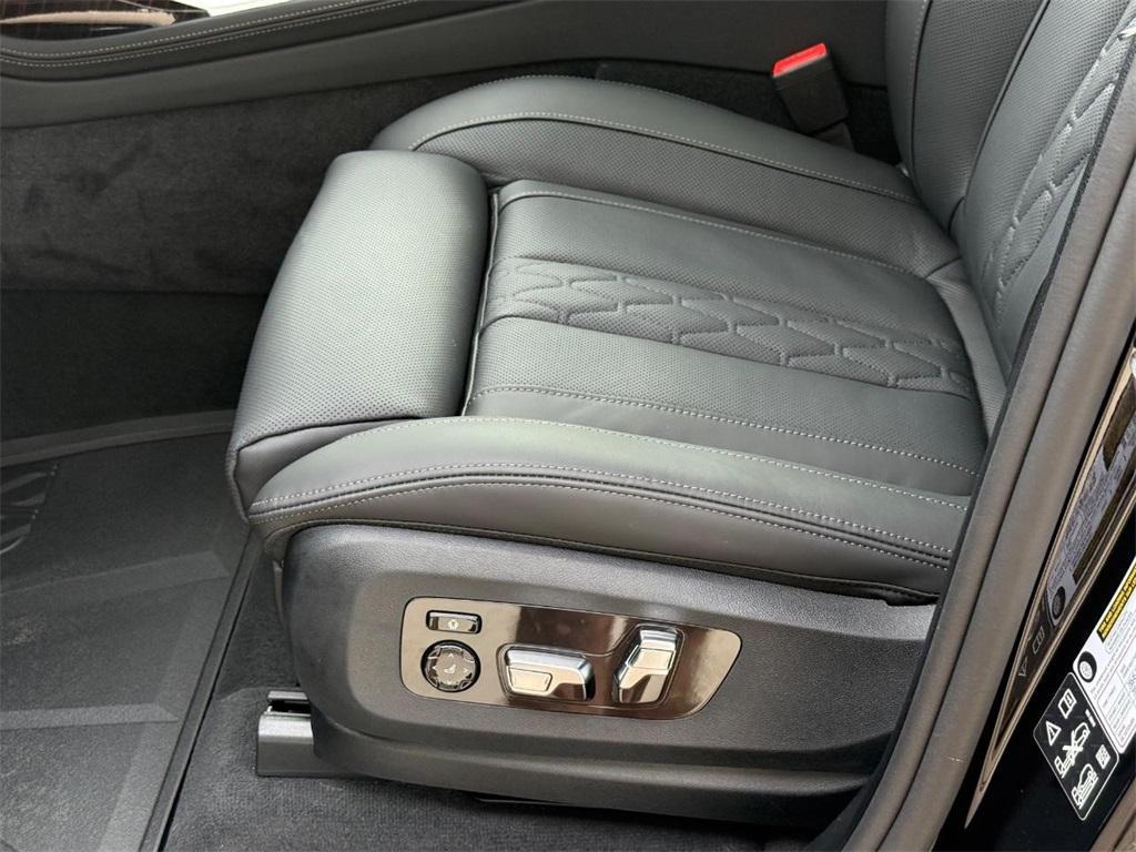 new 2026 BMW X7 car, priced at $122,335