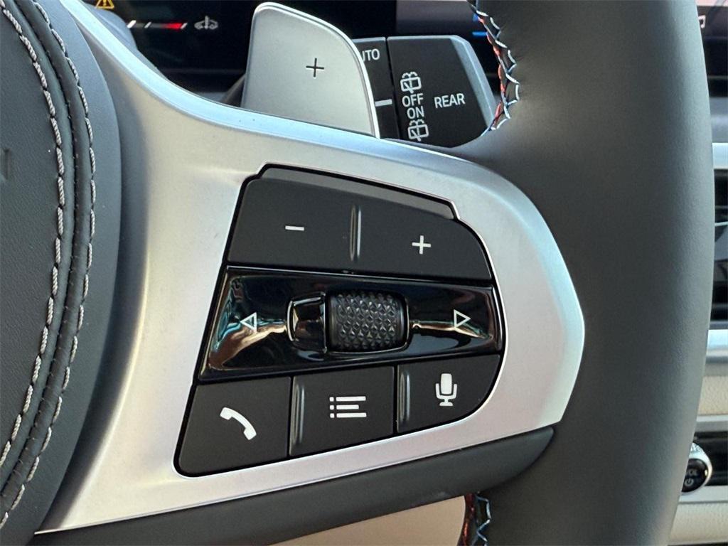 new 2026 BMW X7 car, priced at $126,040