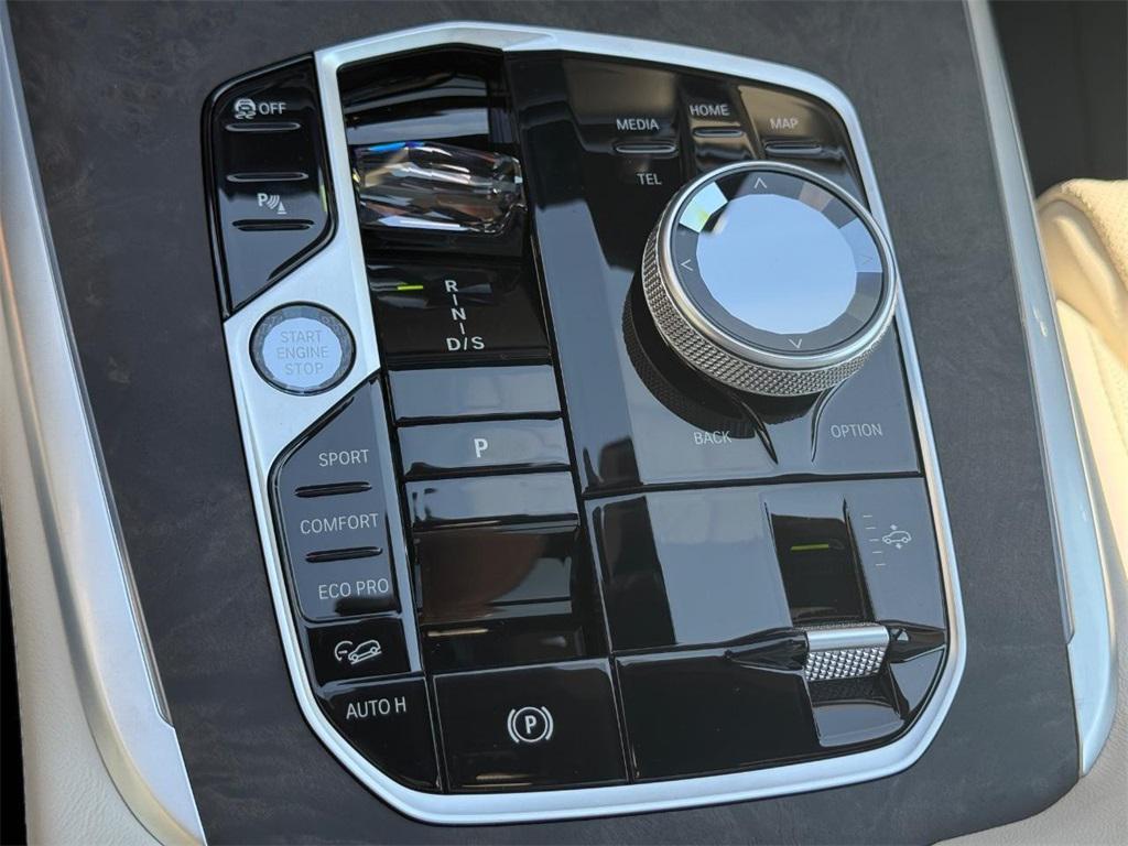 new 2026 BMW X7 car, priced at $126,040