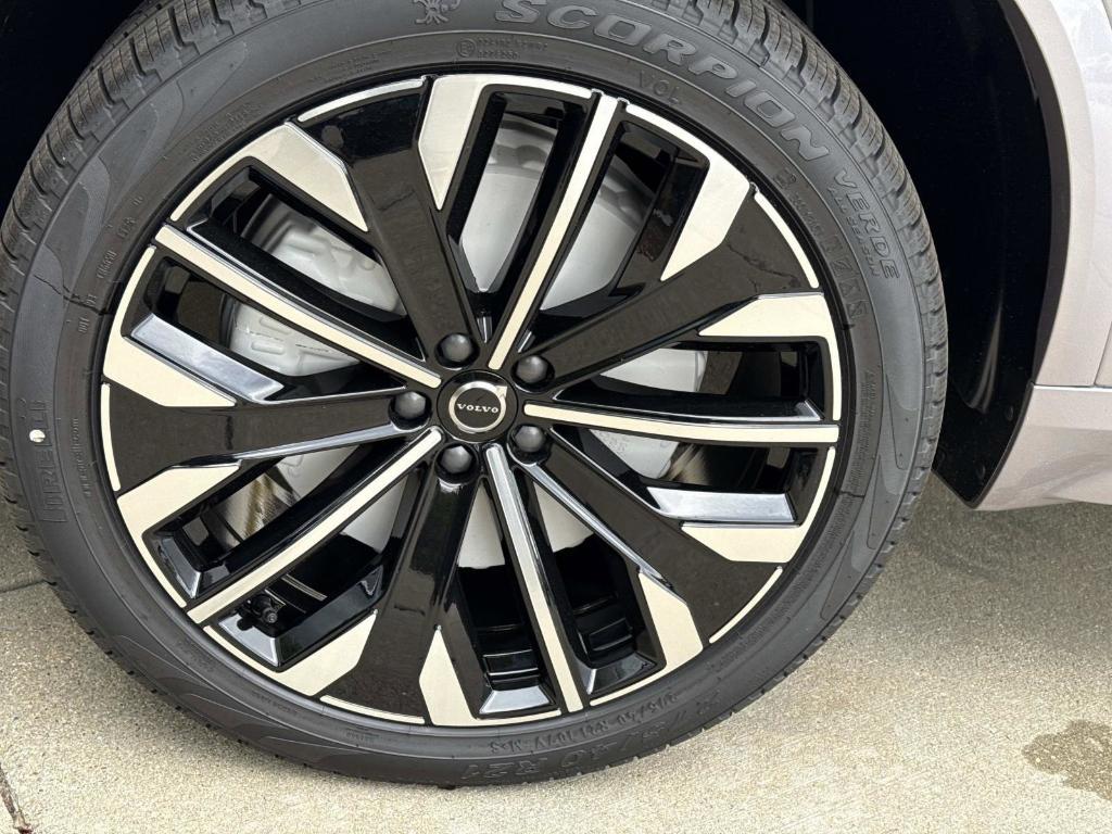 new 2026 Volvo XC90 car, priced at $75,955