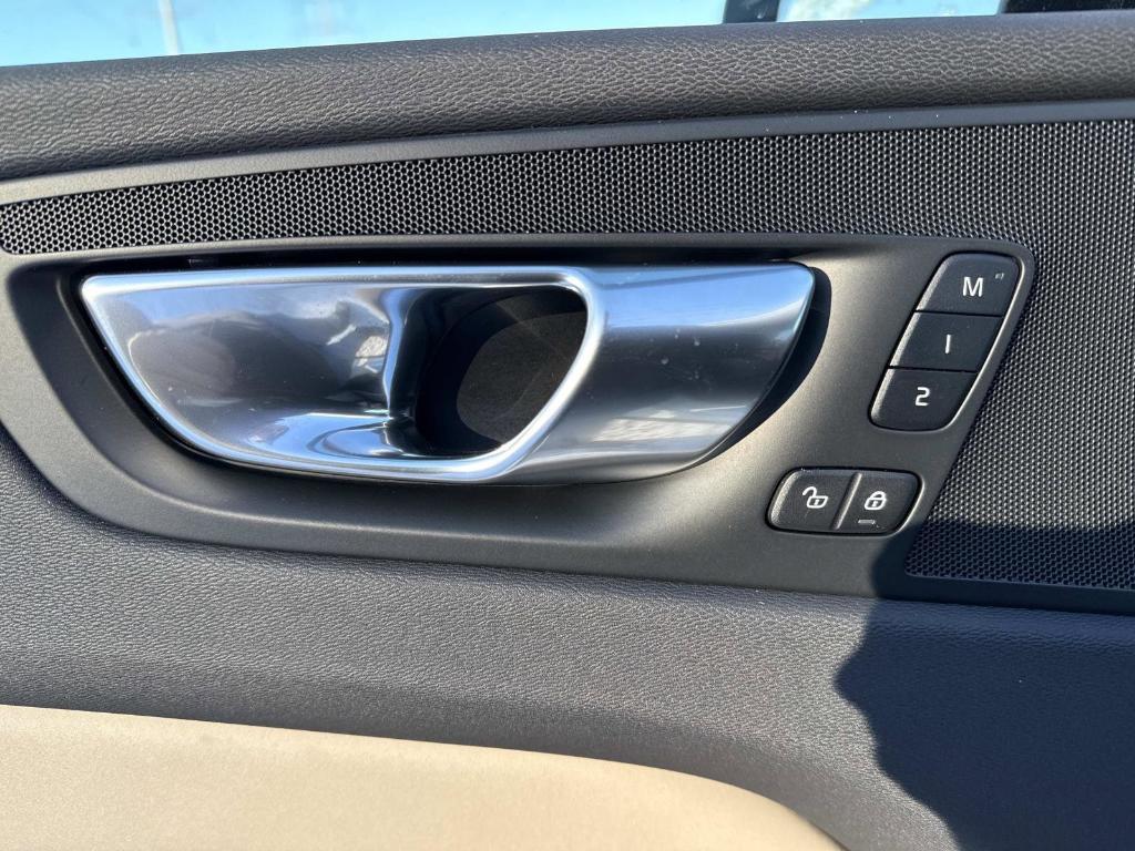 new 2026 Volvo XC60 Plug-In Hybrid car, priced at $69,285