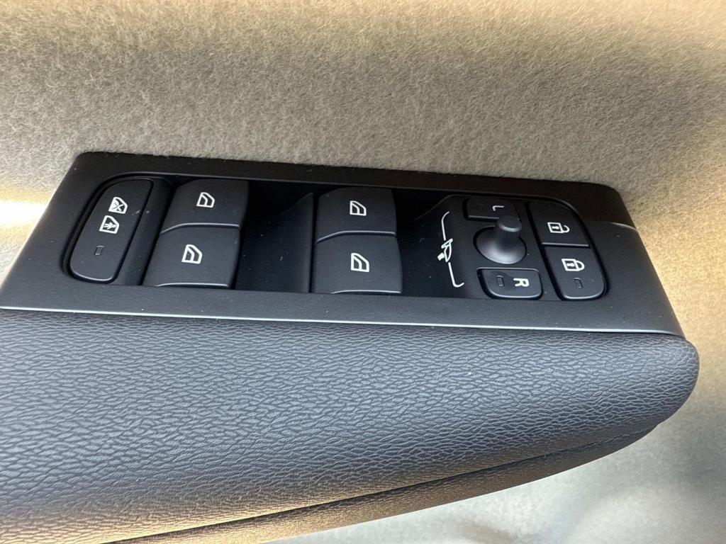 new 2026 Volvo XC40 car, priced at $53,975