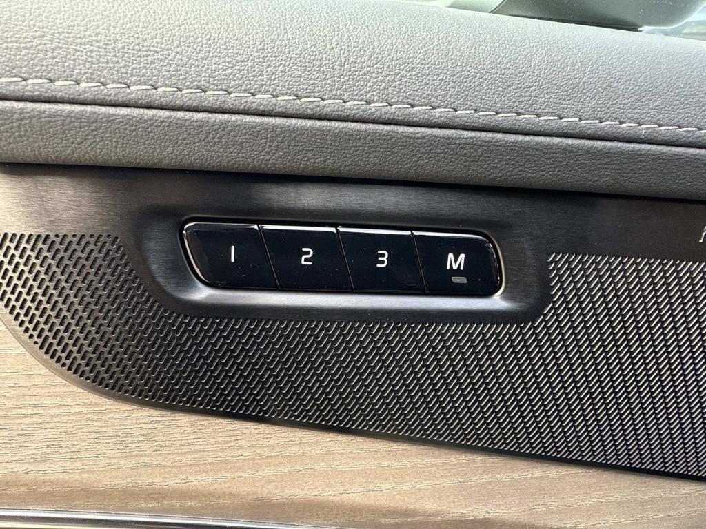 new 2026 Volvo XC90 car, priced at $71,825